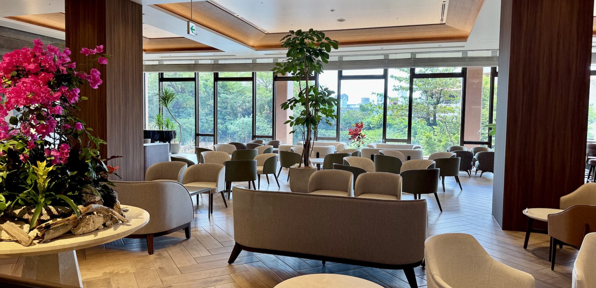 全館リニューアル！那覇最大級のクラブラウンジ誕生。都会のリゾート「沖縄ハーバービューホテル」