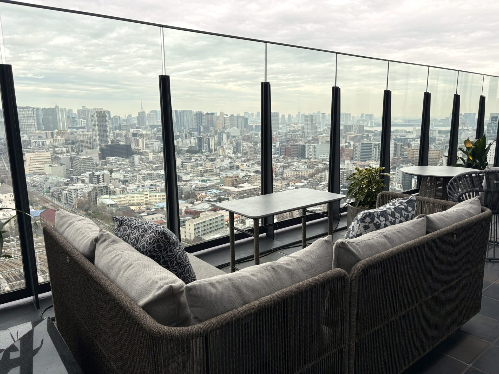 サウナも美容もグルメも。ふらっと旅する気分で楽しむ「OIMACHI TRACKS」