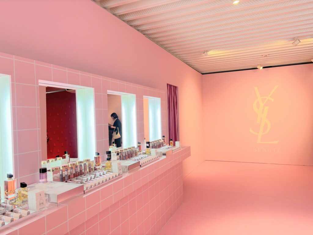 タッチアップスペースでお気に入りを探して