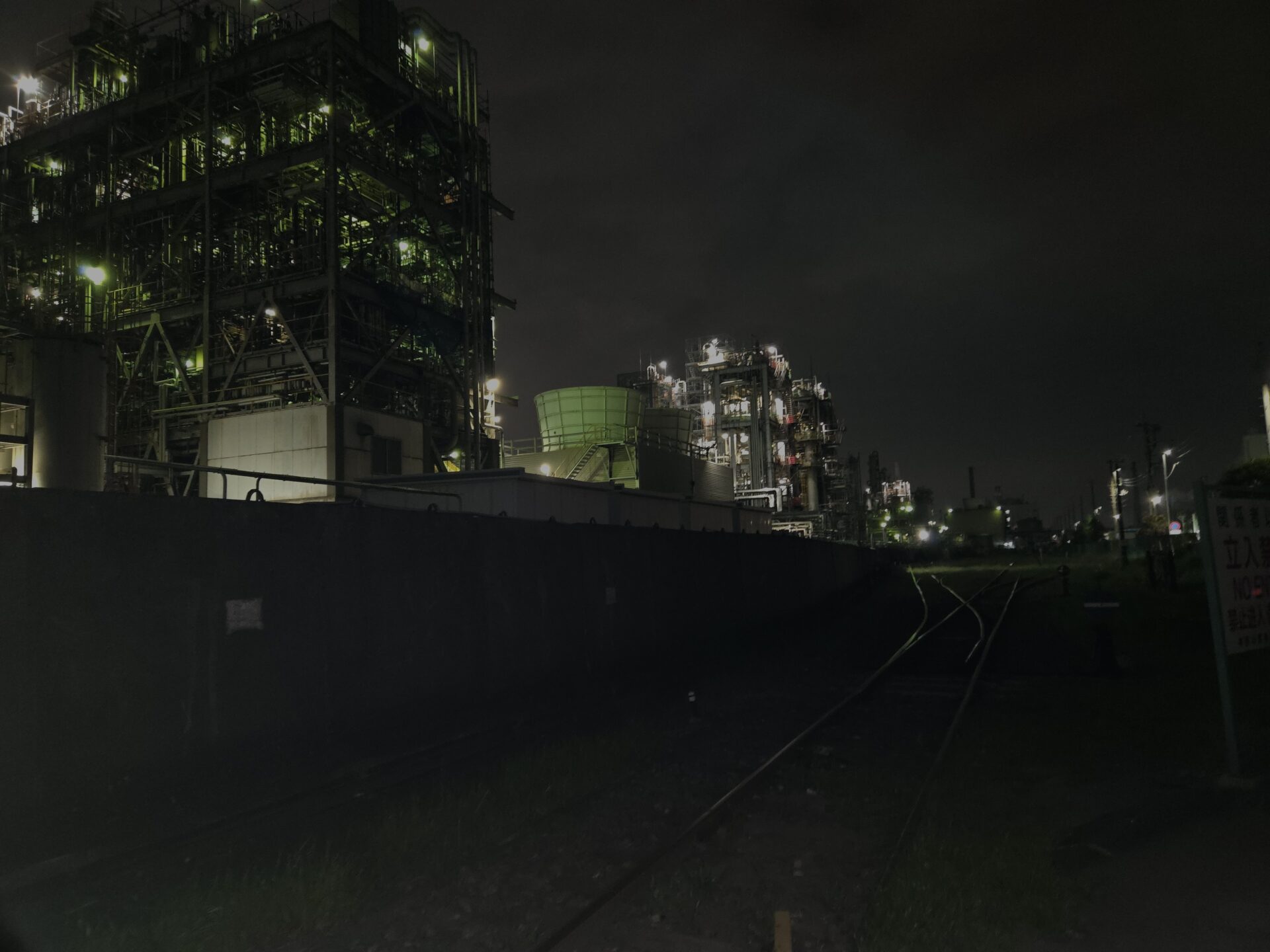 都会をもっと楽しめる。レストランバスで巡る「ドラマの舞台・工場夜景ツアー」が最高すぎた