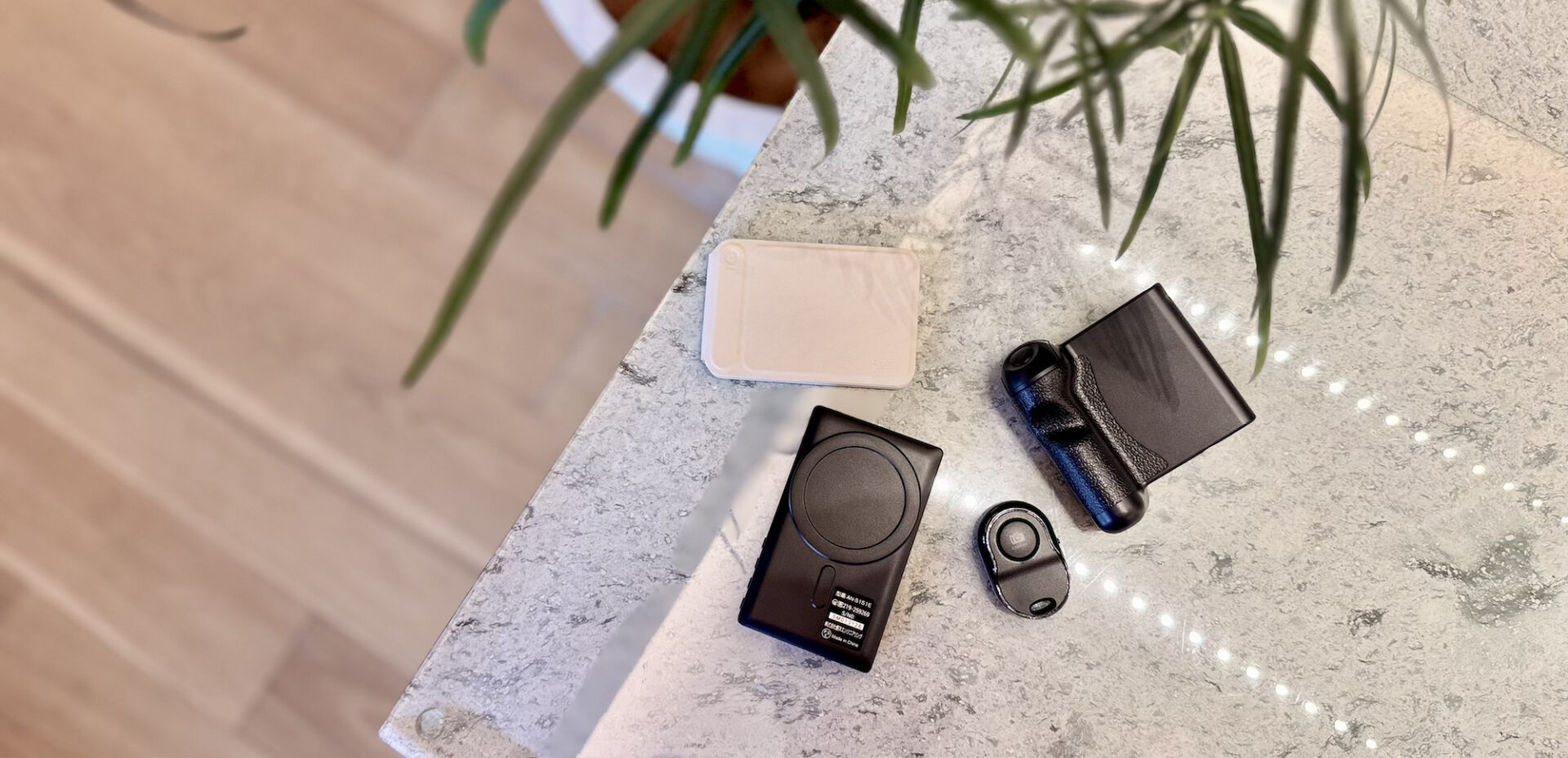 旅の思い出も、何気ない日常も。スマホ撮影をもっと自由にするアイテム3選