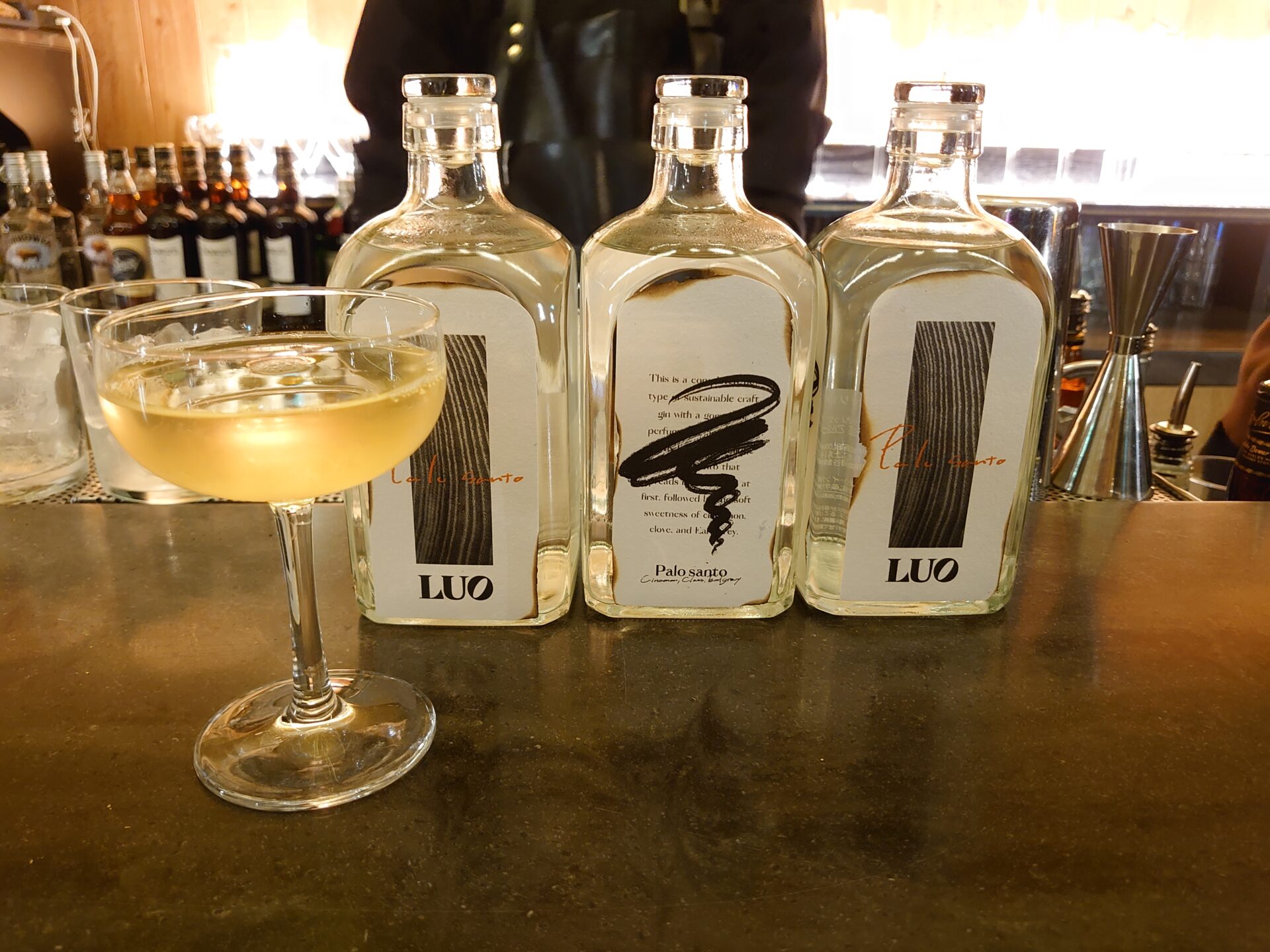 お酒離れに刺さった！今いちばん注目されているジンブランド「LUO」とは