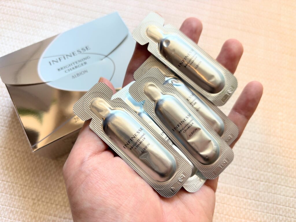 ■ALBION アンフィネス ブライトニング チャージャー
28個　8,800円（税込）